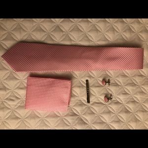 Tie, cuff links, pocket square & tie clip